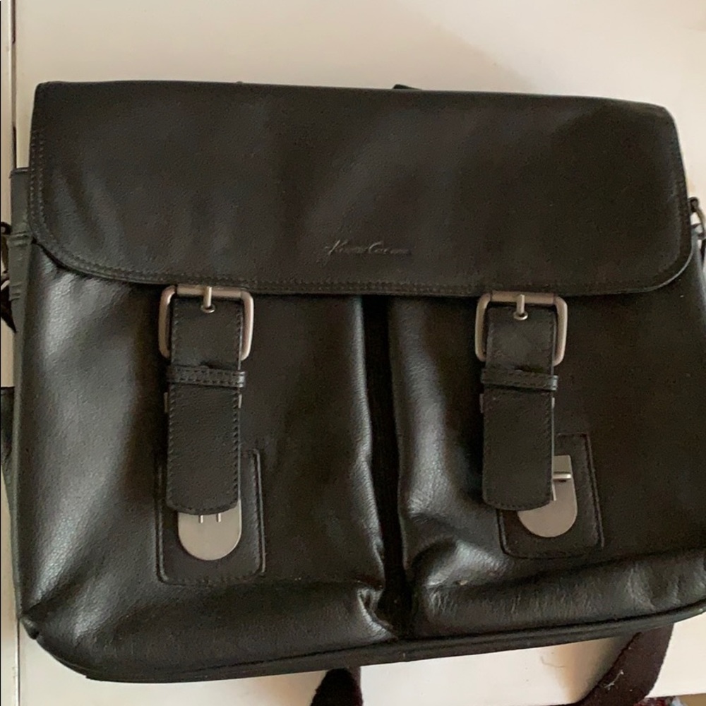 Kenneth Cole Black Messenger Laptop Brief Case